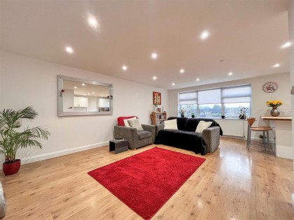 photo for The Rutts, Bushey Heath, Bushey