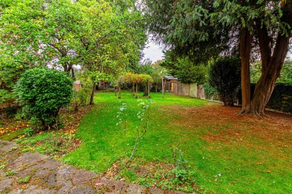 photo for Bushey Heath, Bushey, Hertfordshire