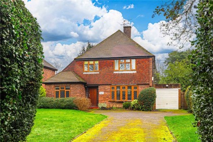 photo for Leverstock Green Road, Hemel Hempstead, Hertfordshire