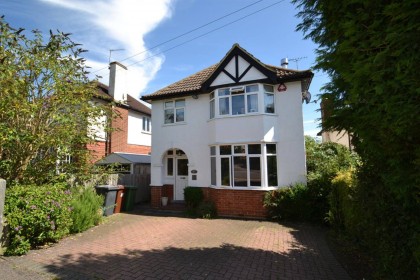 photo for The Crosspath, Radlett, Hertfordshire