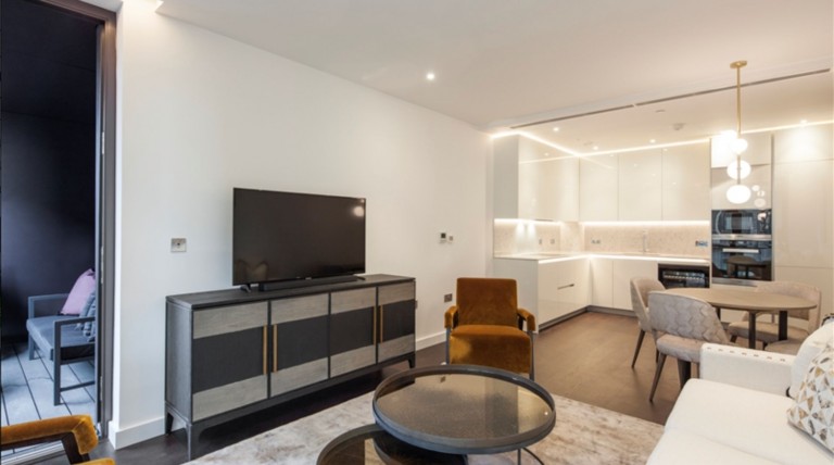 Charles Clowes Walk, London, SW11