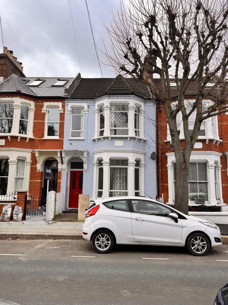 18 Forthbridge Road, London, SW11