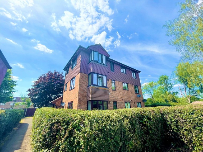 Skipton Way, Horley, Surrey