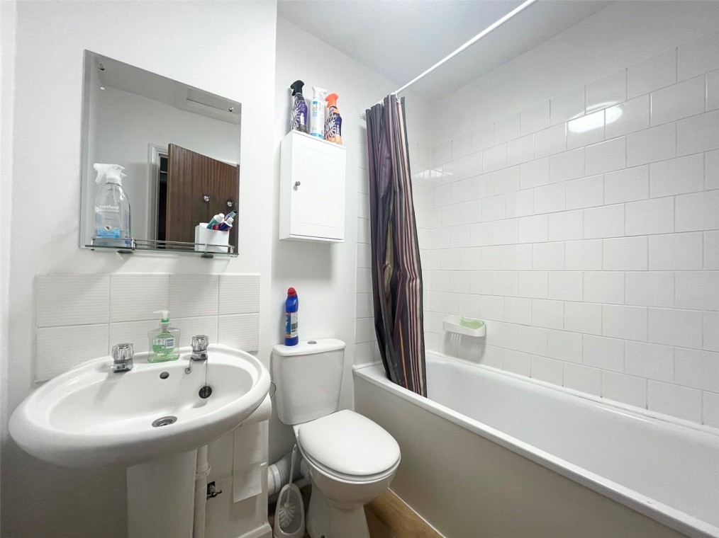 Skipton Way, Horley, Surrey