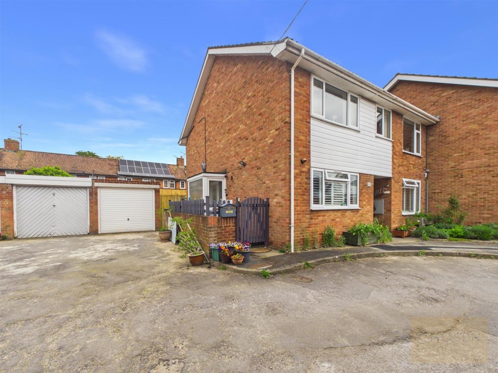 Two Hedges Road, Bishops Cleeve, Cheltenham