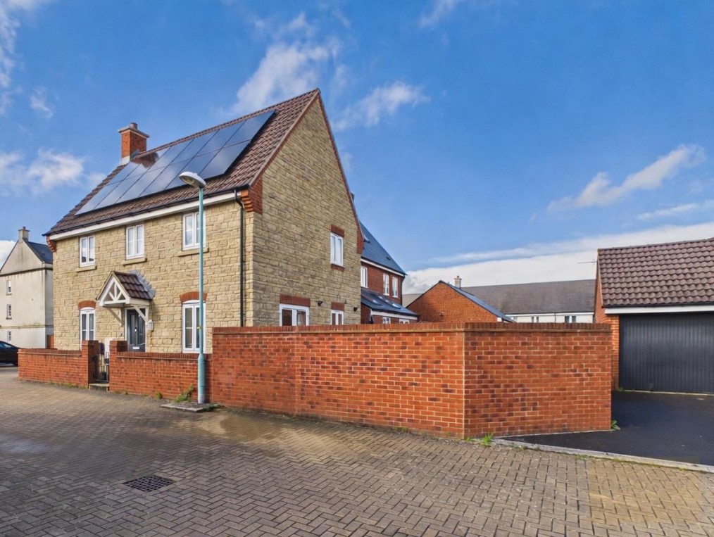 Walnut Close, Brockworth, Gloucester