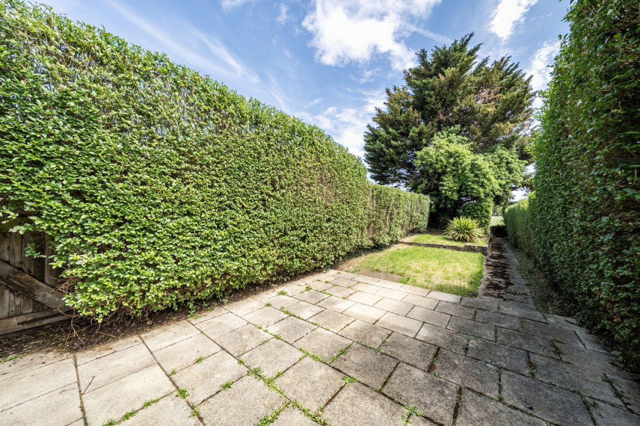 Gander Green Lane, Sutton