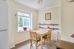 Groveside Close, Bookham