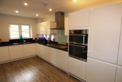 SOUTH LEATHERHEAD