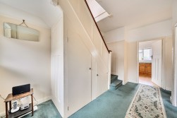 Randalls Road, Leatherhead