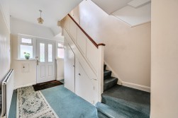 Randalls Road, Leatherhead