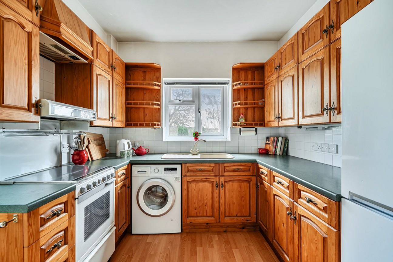 Randalls Road, Leatherhead