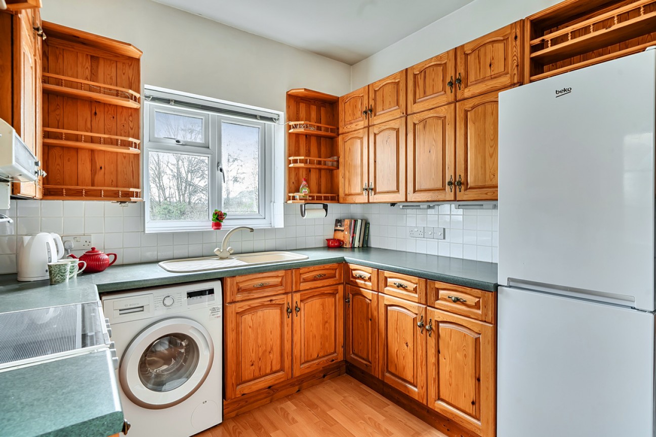 Randalls Road, Leatherhead