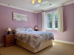 Epsom Road, Leatherhead