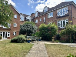 Epsom Road, Leatherhead