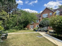 Epsom Road, Leatherhead