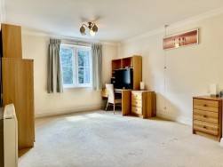 Epsom Road, Leatherhead