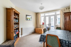 Cleeve Road, Leatherhead