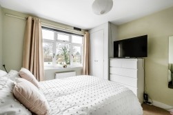 Cleeve Road, Leatherhead
