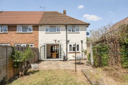 The Fairway, Leatherhead
