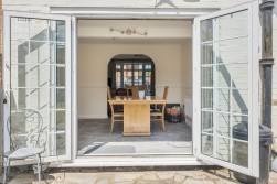 The Fairway, Leatherhead