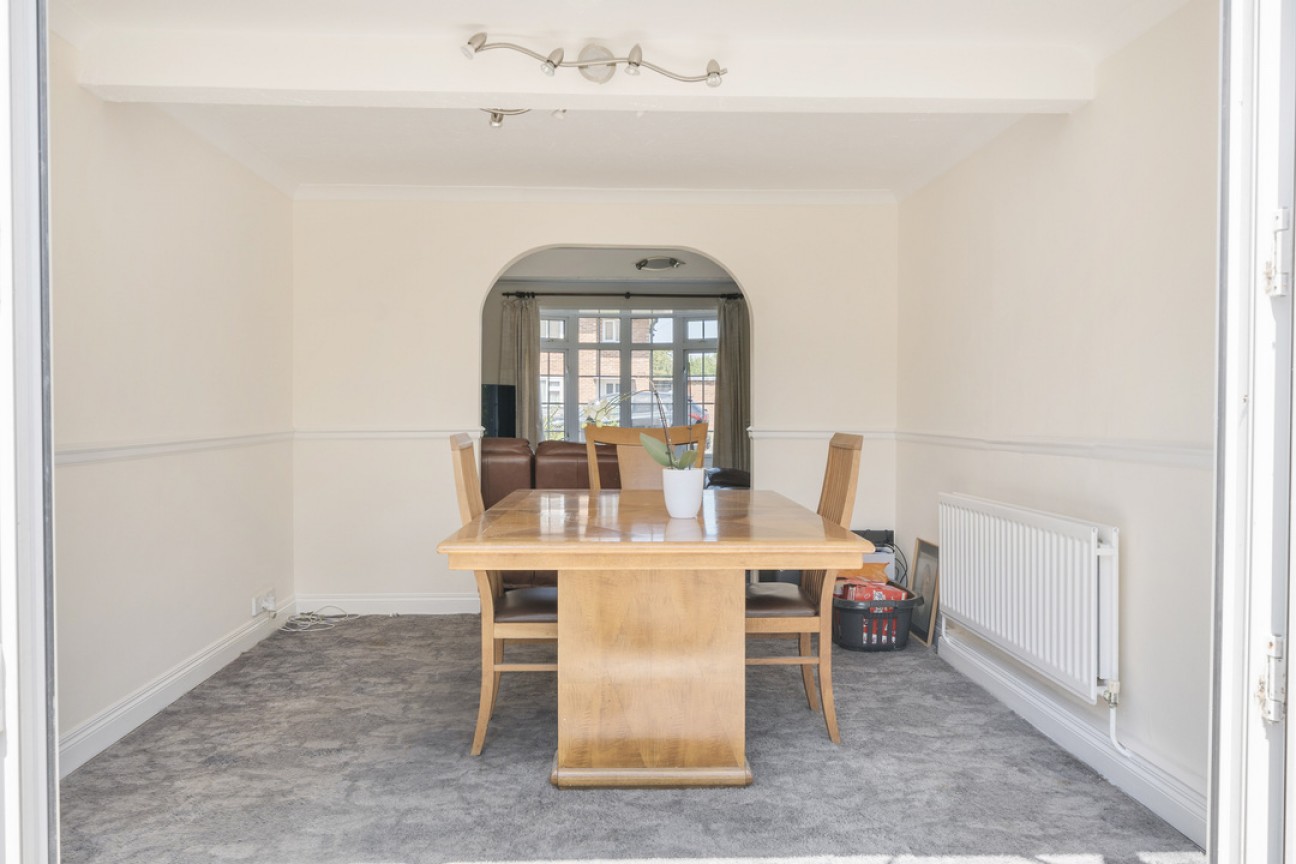 The Fairway, Leatherhead