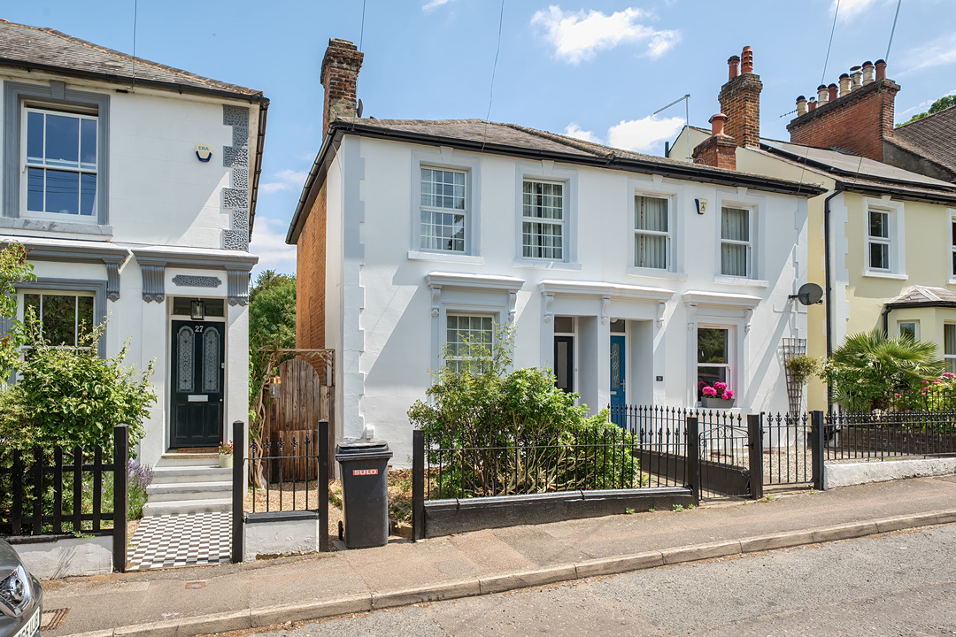 St Johns Road, Leatherhead