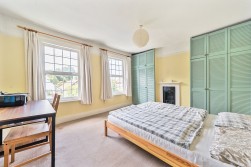 St Johns Road, Leatherhead