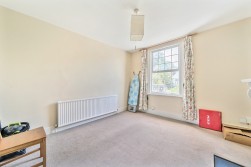 St Johns Road, Leatherhead