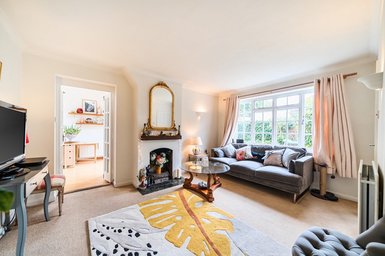 Matthew Arnold Close, Cobham