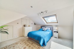 Matthew Arnold Close, Cobham
