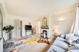 Matthew Arnold Close, Cobham