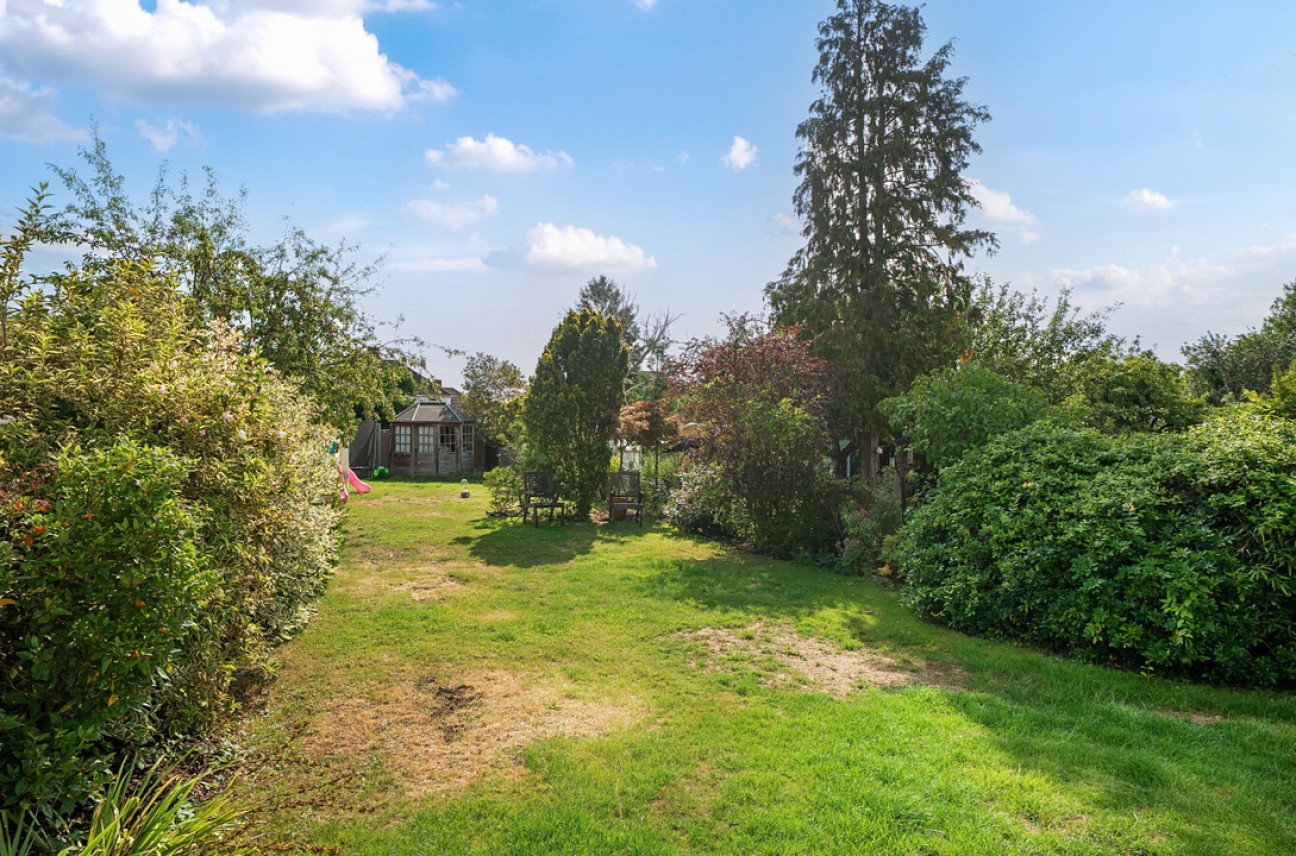 Meadow Lane, Fetcham
