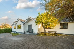 St. Nicholas Hill, Leatherhead