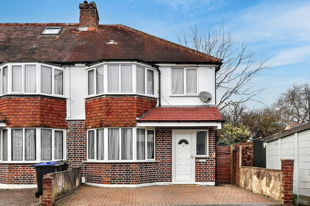 Dilston Road, Leatherhead
