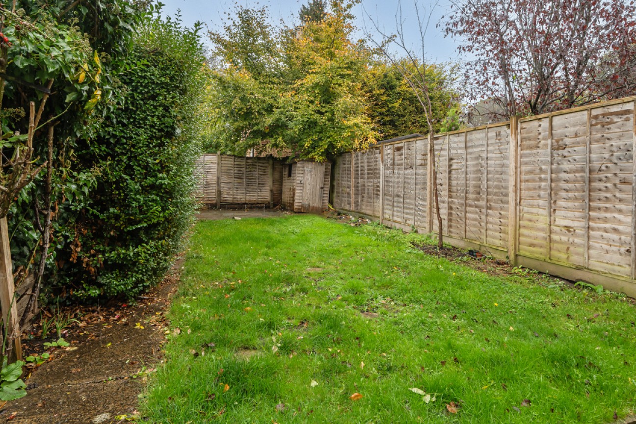 St. Johns Road, Leatherhead