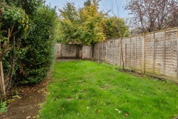 St. Johns Road, Leatherhead