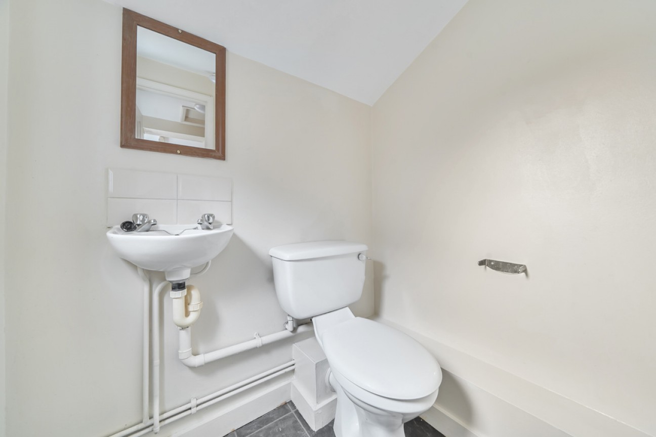 St. Johns Road, Leatherhead