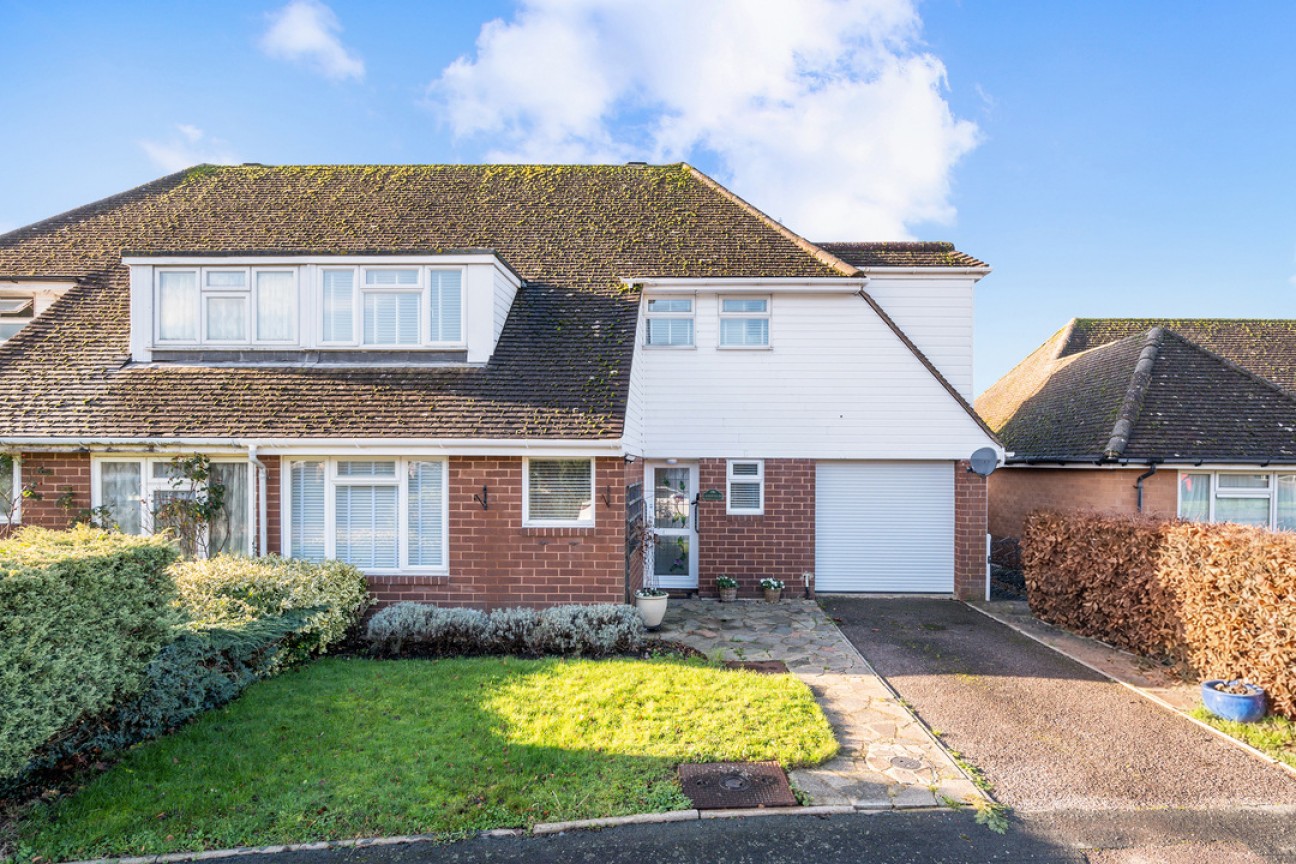 Cressal Mead, Leatherhead