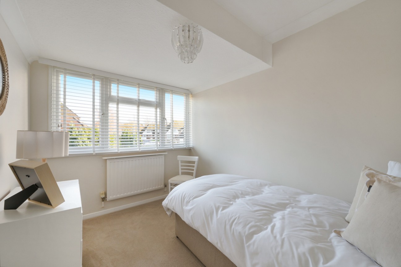 Cressal Mead, Leatherhead