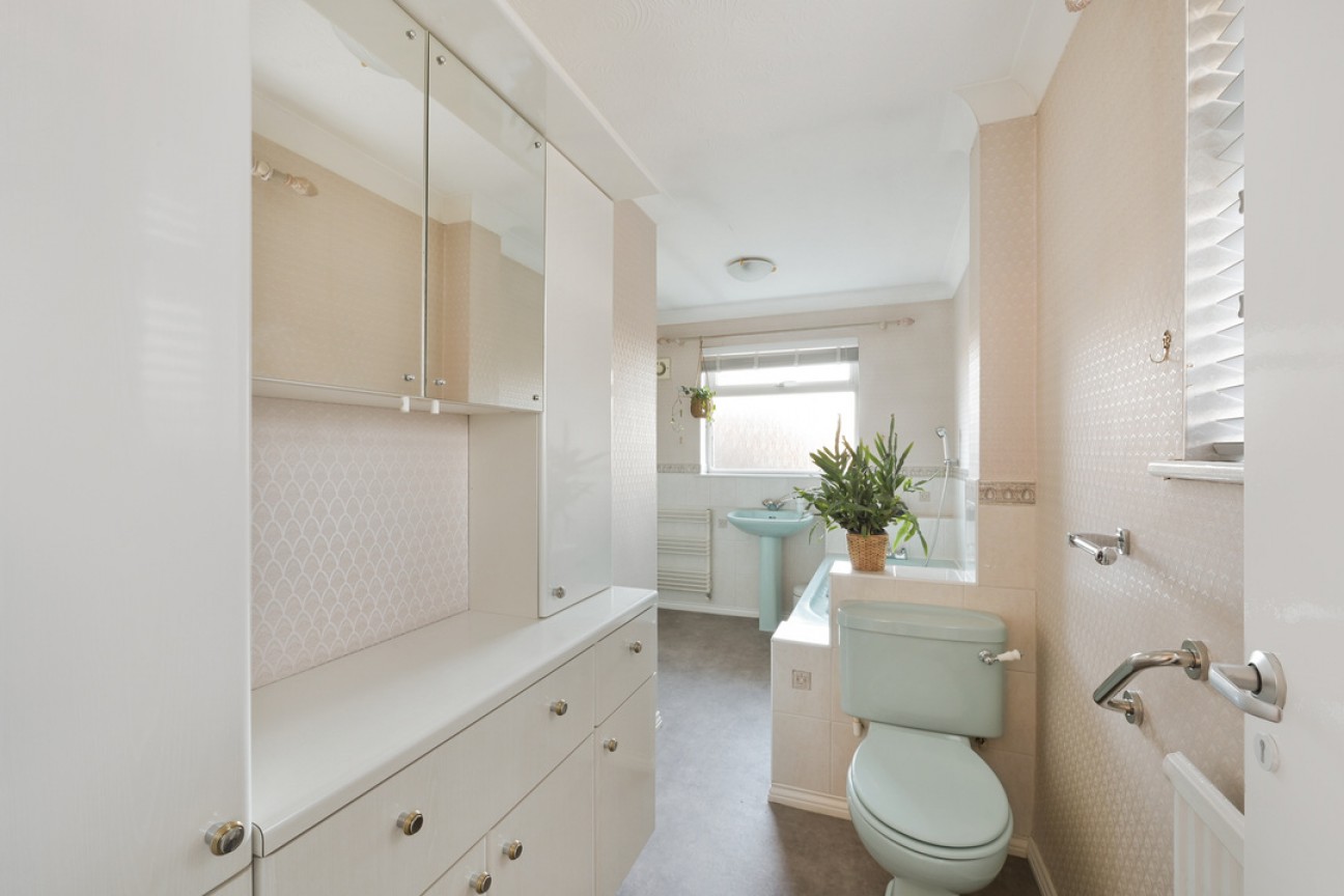 Cressal Mead, Leatherhead