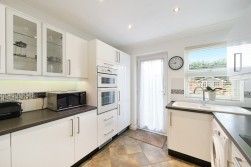 Cressal Mead, Leatherhead