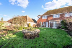 Cressal Mead, Leatherhead