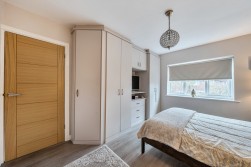 Barnett Close, Leatherhead