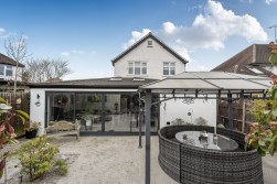 Barnett Close, Leatherhead