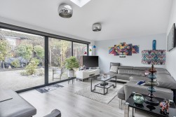 Barnett Close, Leatherhead