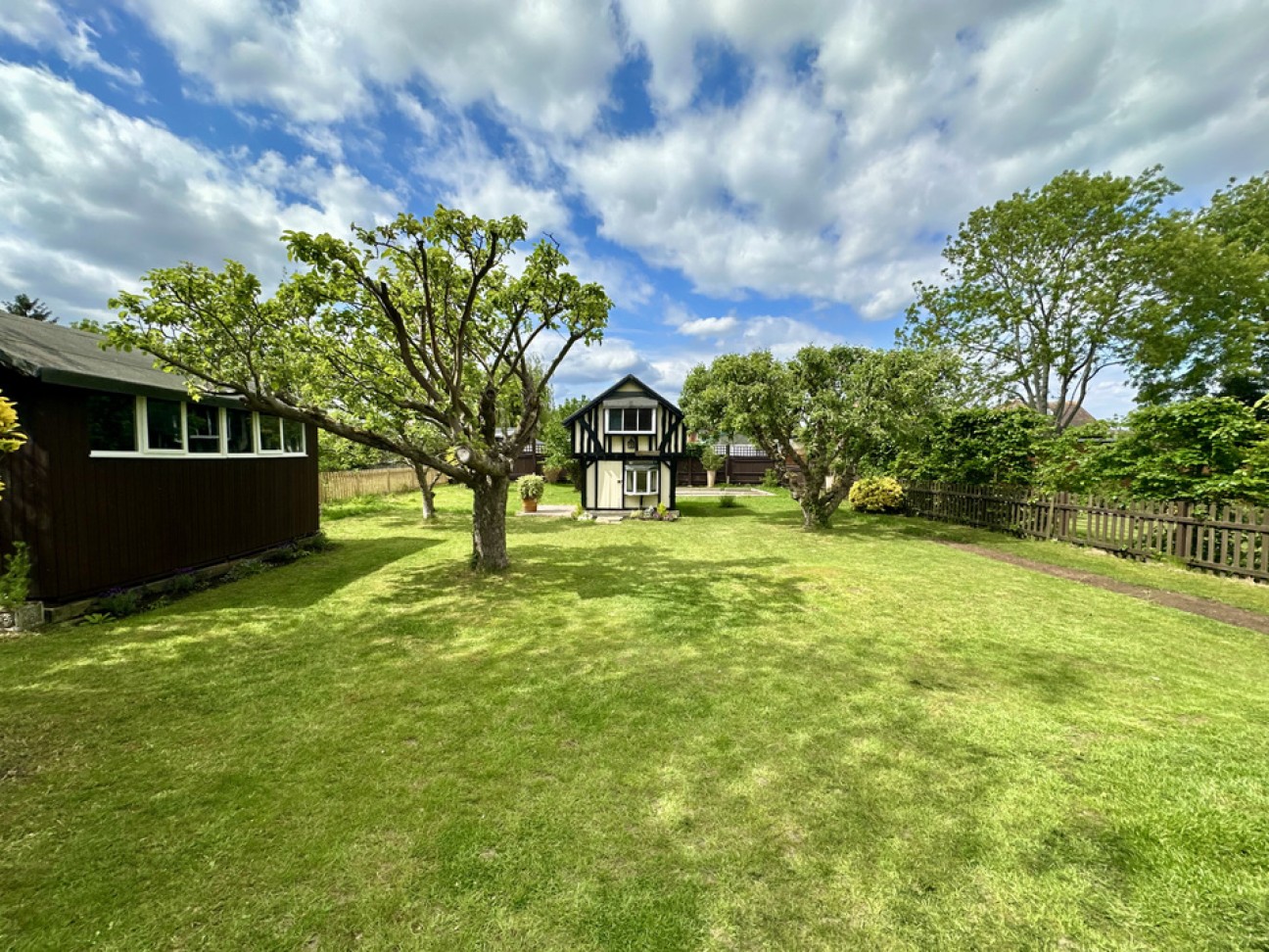 Gatesden Road, Fetcham