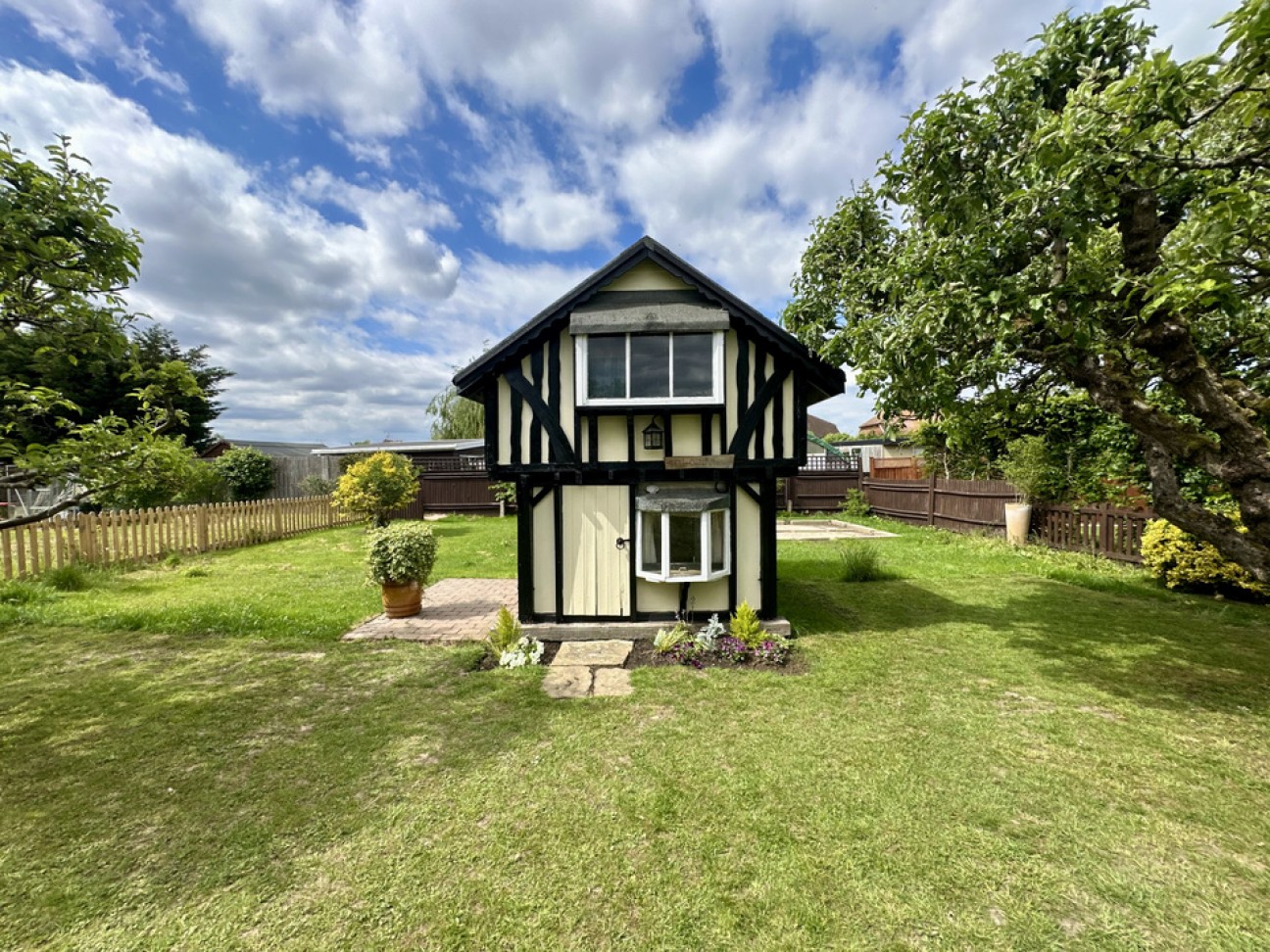 Gatesden Road, Fetcham