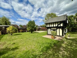 Gatesden Road, Fetcham
