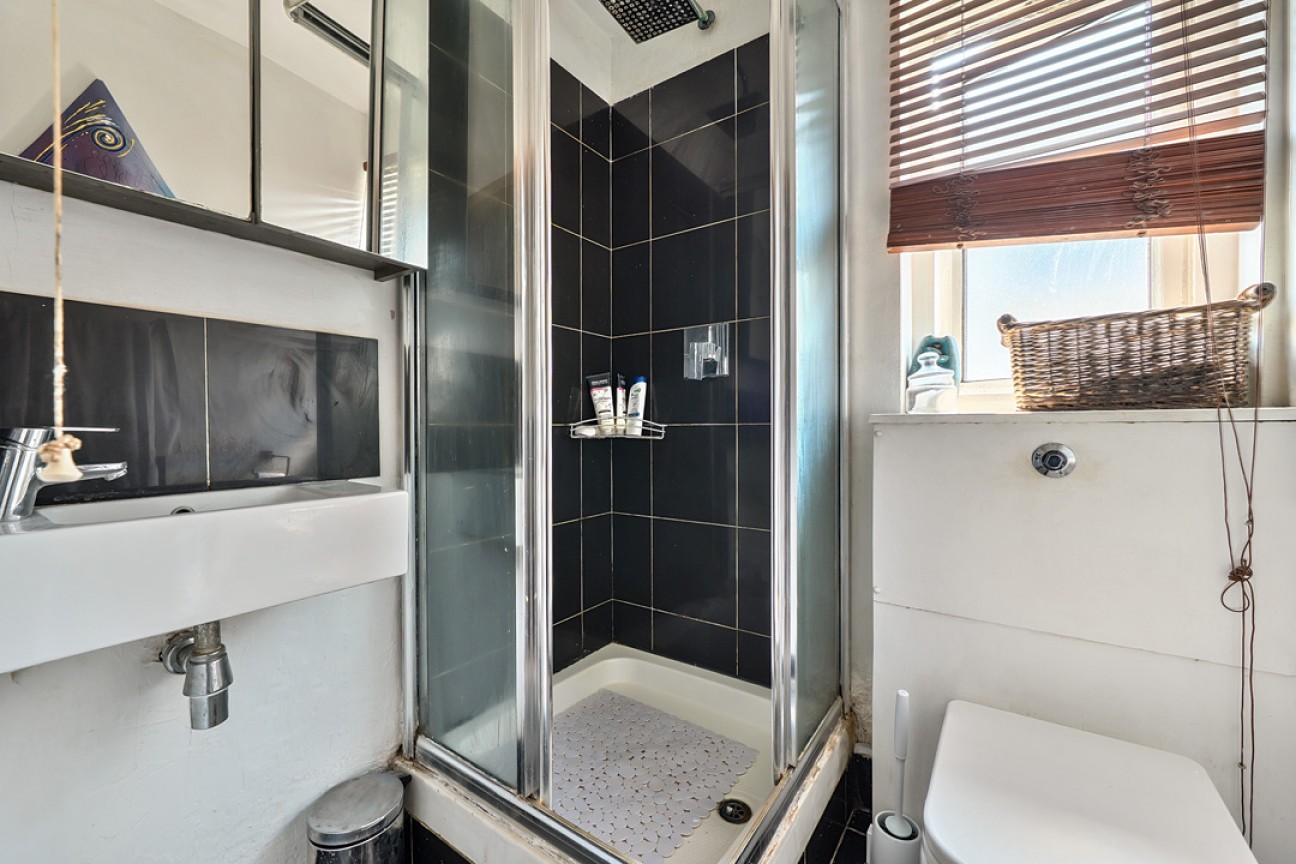 Warenne Road, Fetcham